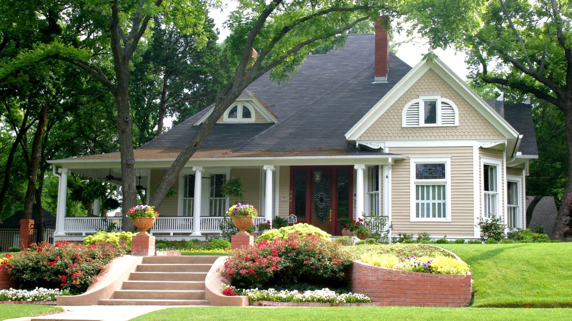Home in a landscaped setting